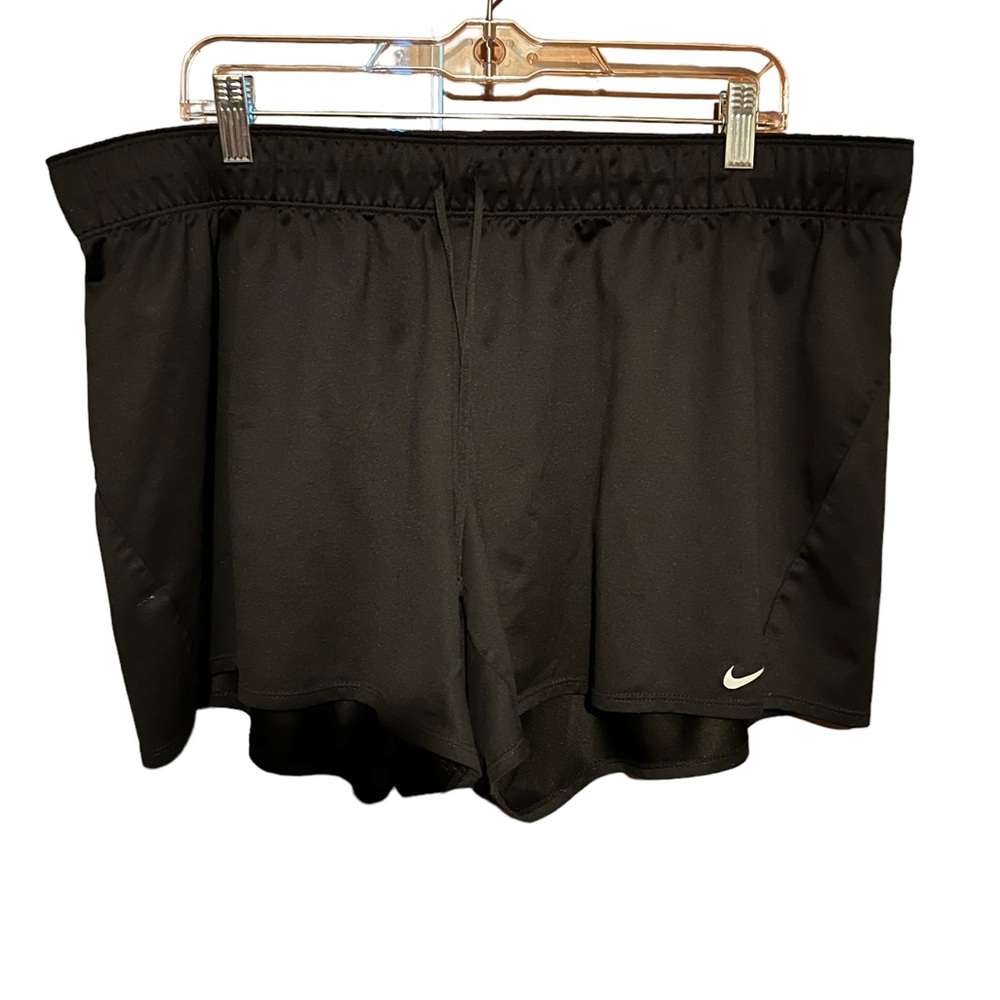 Nike women’s dri-fit attack training short